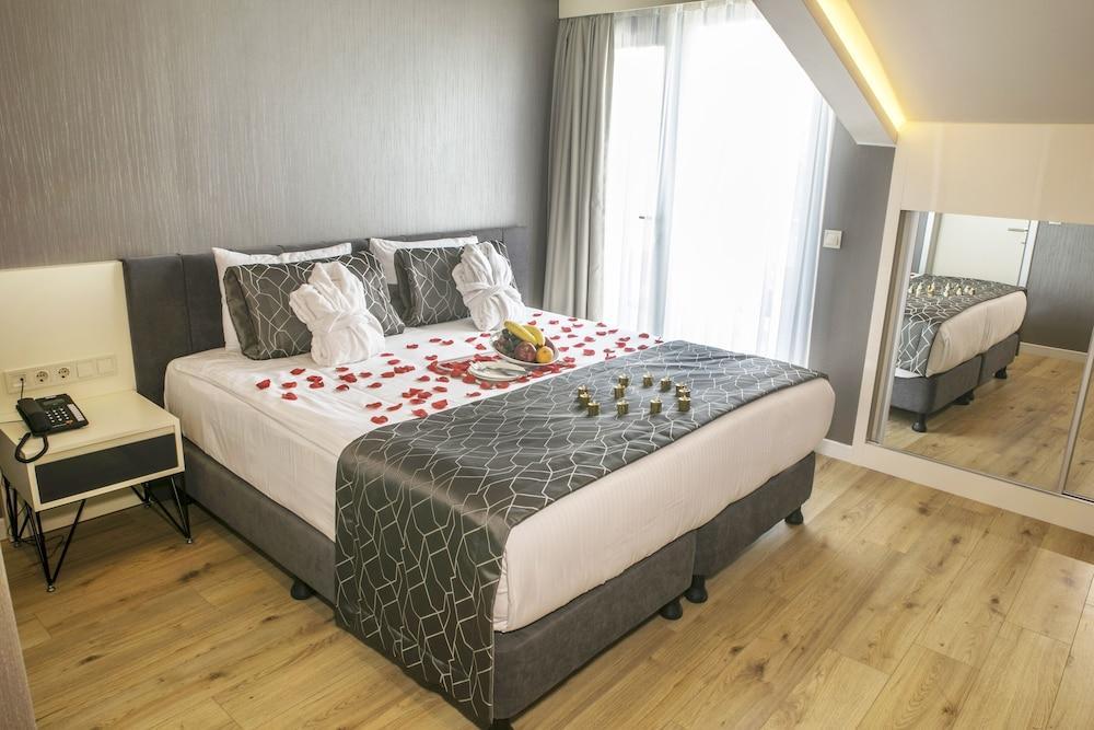Elm Suite Hotel Istanbul Exterior photo